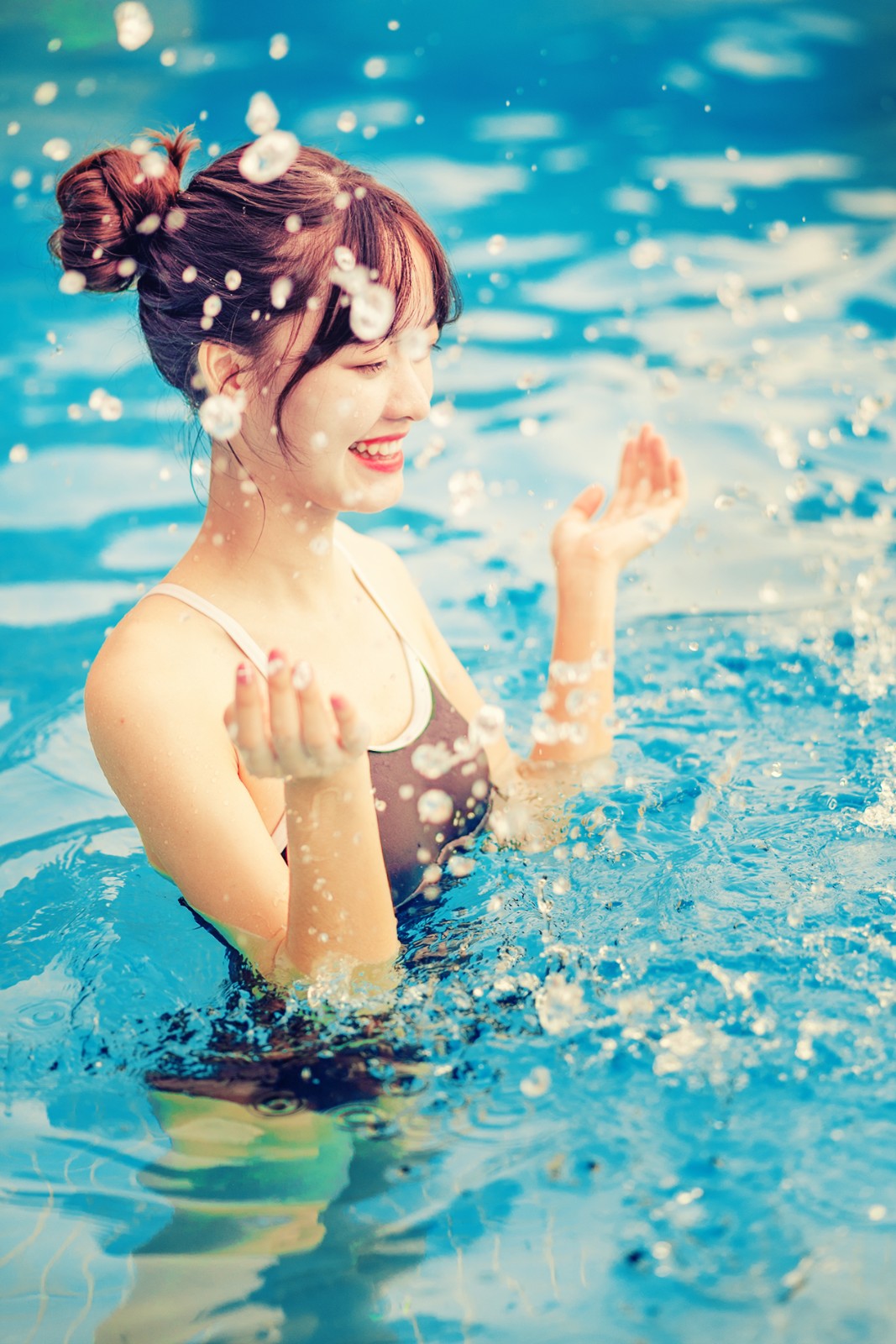 已关注取消关注  关注      