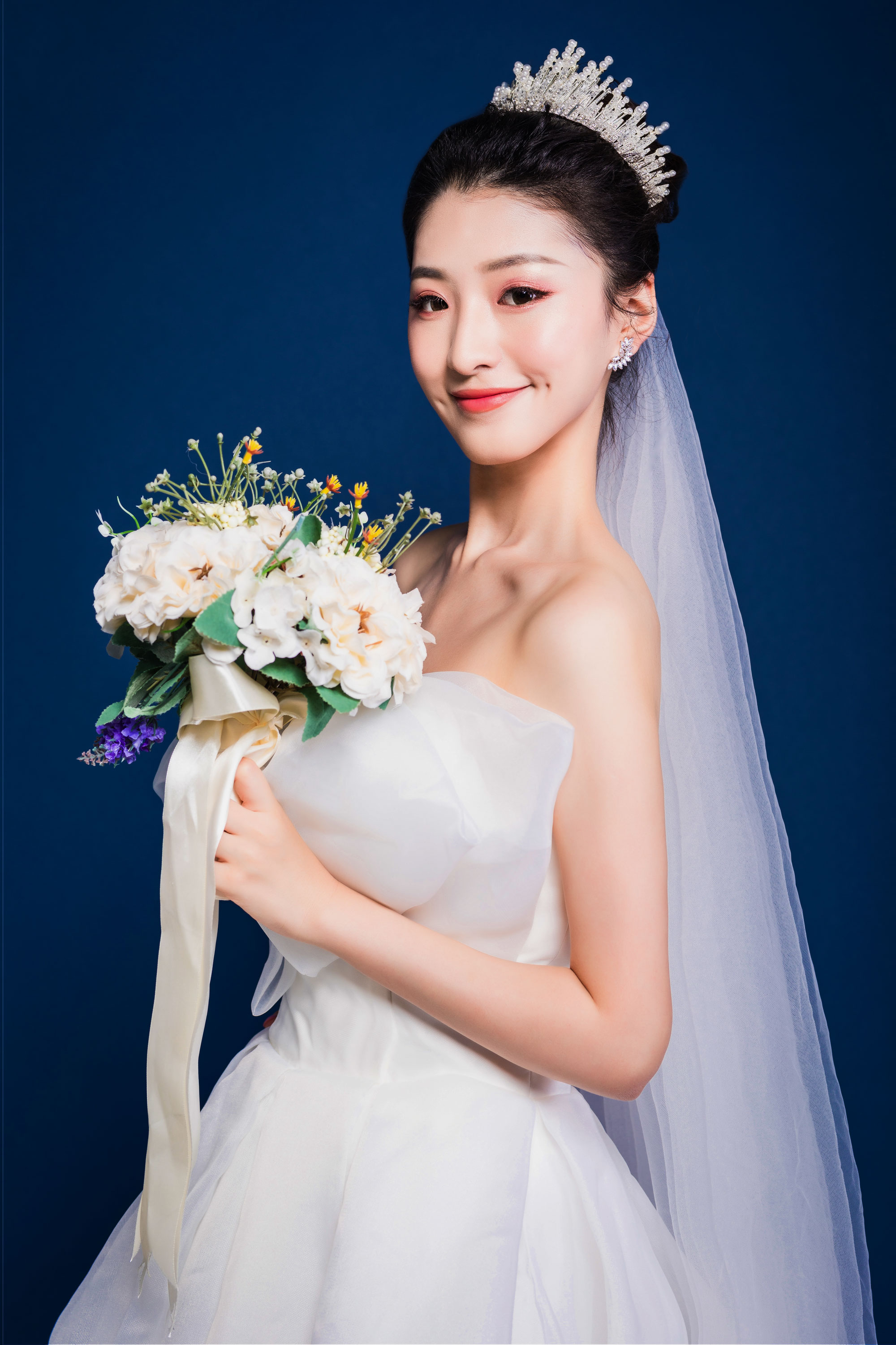 ps-内景婚纱女模特精修来源于此课程讲师:创视觉徐进2021-05-29 22:42