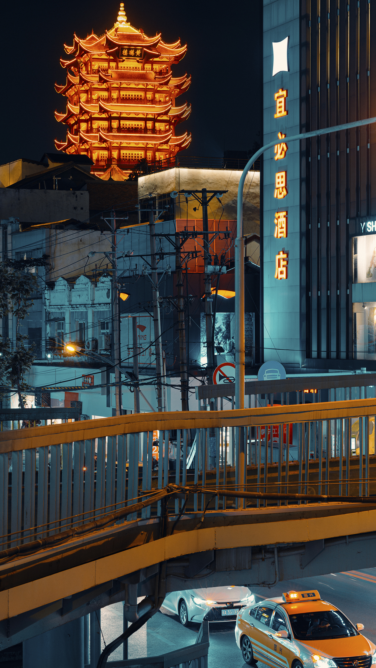 在司门口拍黄鹤楼